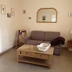 La Petite Maison De Niré *