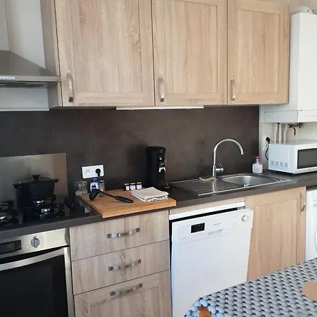 Сasa de vacaciones La Petite Maison De Niré Loudun